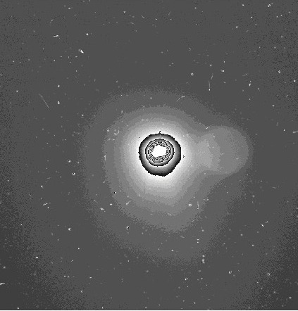 La chevelure ("coma") de la comète 67P/churyumov-Gerasimenko se révèle sur ce cliché après 5 min 30 s de temps de pose. Crédit : ESA/Rosetta/MPS for OSIRIS Team MPS/UPD/LAM/IAA/SSO/INTA/UPM/DASP/IDA